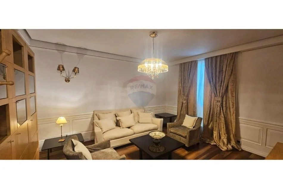 Tirane, jepet me qera apartament 1+1 , 60 m² 700 € (QEMAL STAFA)