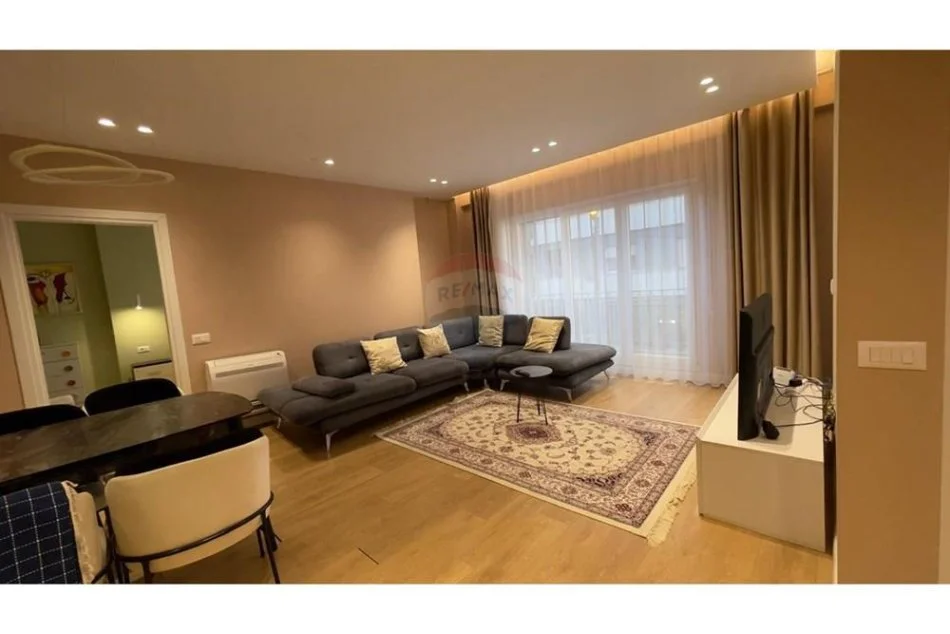 Tirane, jepet me qera apartament 2+1 Kati 1, 90 m² 800 € (rruga e dibres)