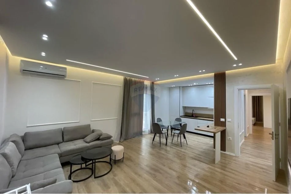 Tirane, jepet me qera apartament 3+1 Kati 6, 137 m² 800 € (Kompleksi Erli)