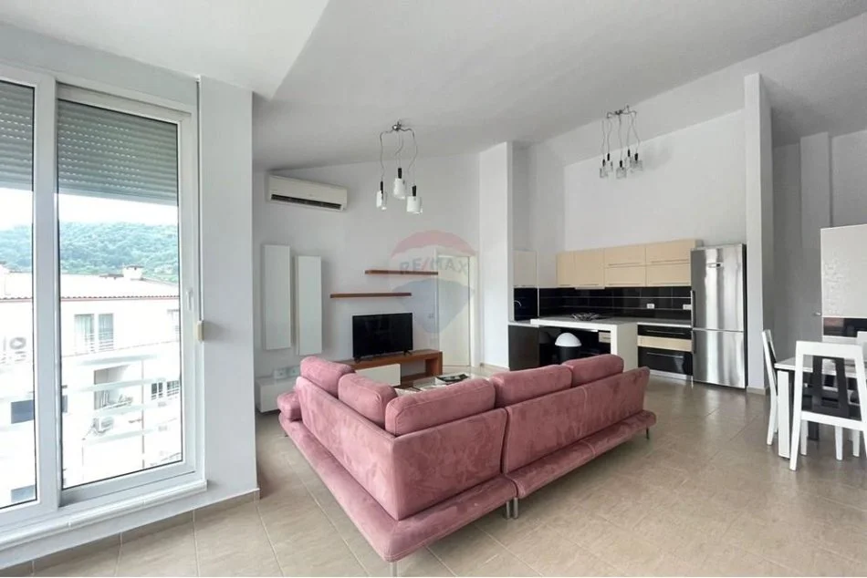 Tirane, jepet me qera apartament 1+1 Kati 4, 95 m² 550 € (kodra e diellit 1)