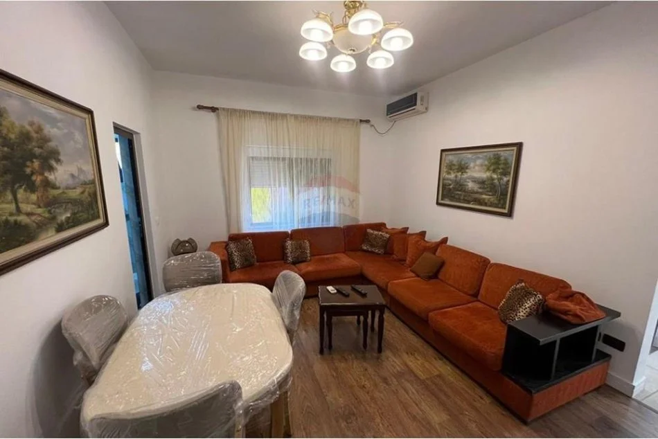 Tirane, jepet me qera apartament 2+1 Kati 2, 101 m² 600 € (rruga mine peza)