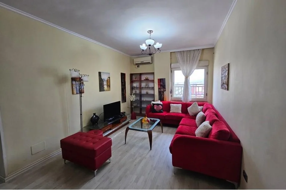 Shqiperi, jepet me qera apartament 1+1 Kati 12, 65 m² 450 € (stacioni i trenit)