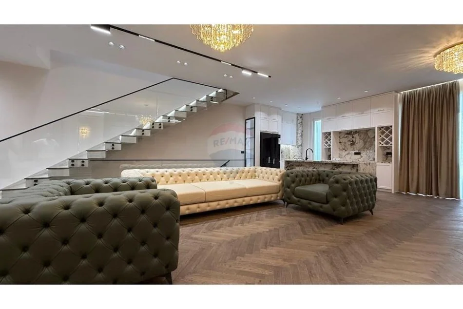 Tirane, jepet me qera Vile 3+1+Ballkon , 370 m² 3.500 € (rruga tiran elbasan)