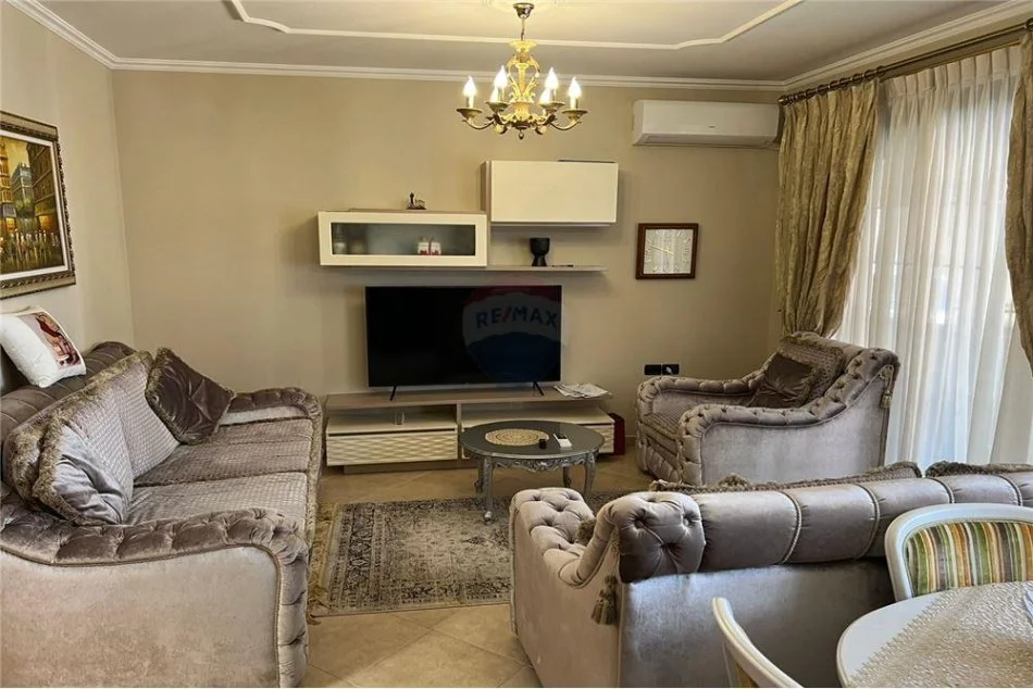 Shqiperi, jepet me qera apartament 3+1 , 145 m² 1.000 € 