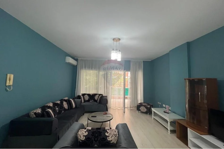 Shqiperi, jepet me qera apartament 1+1 , 94 m² 600 € (rruga e elbasanit)