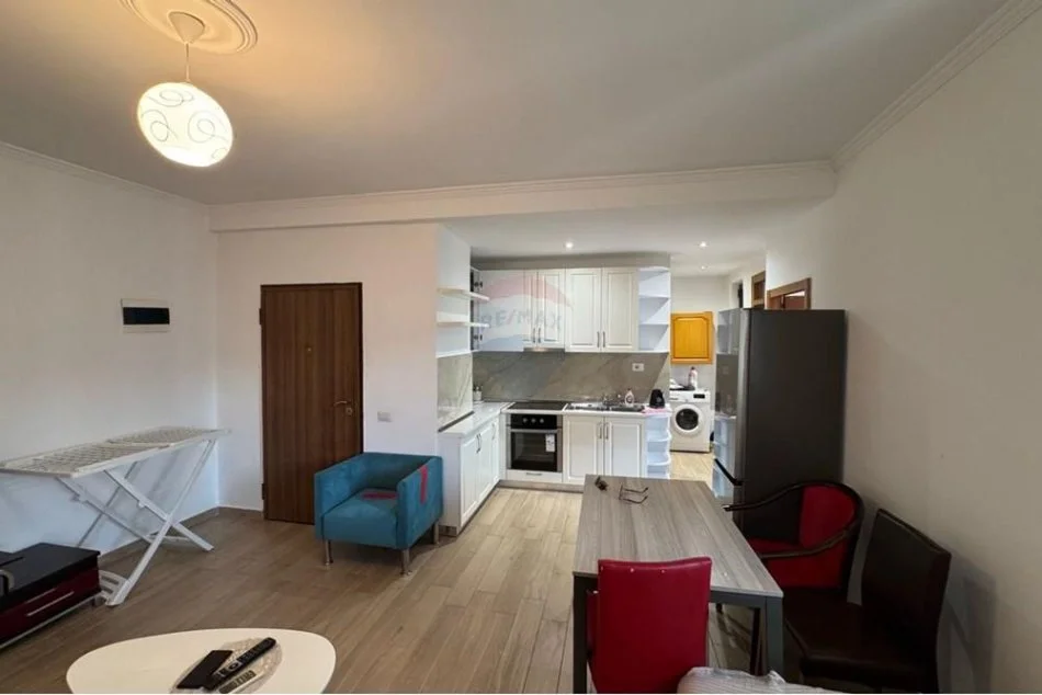 Tirane, jepet me qera apartament 2+1 , 79 m² 600 € (Don Bosko)