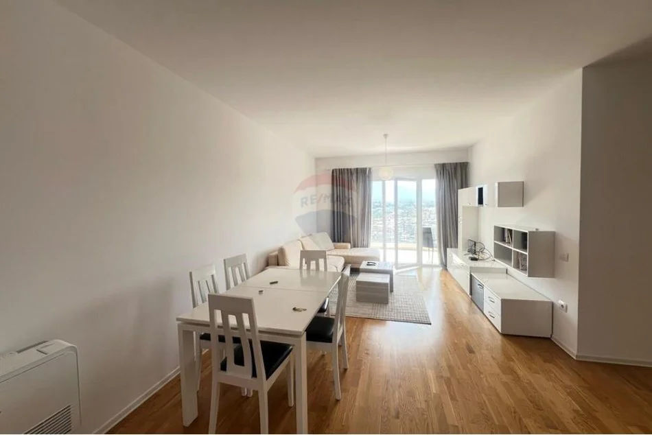 Tirane, jepet me qera apartament 2+1 , 98 m² 800 € (Kopshti Botanik)
