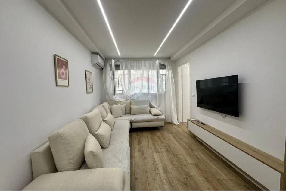 Tirane, jepet me qera apartament 1+1 , 55 m² 650 € (Shkolla Sabaudin Gabrani)