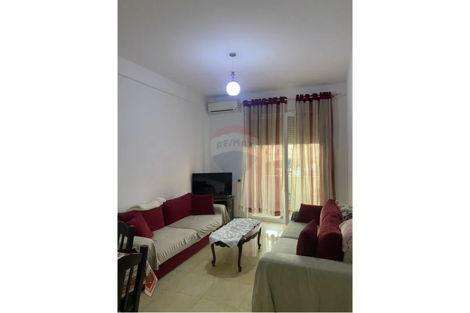 Tirane, jepet me qera apartament 1+1 Kati 2, 65 m² 500 € (Don Bosko)