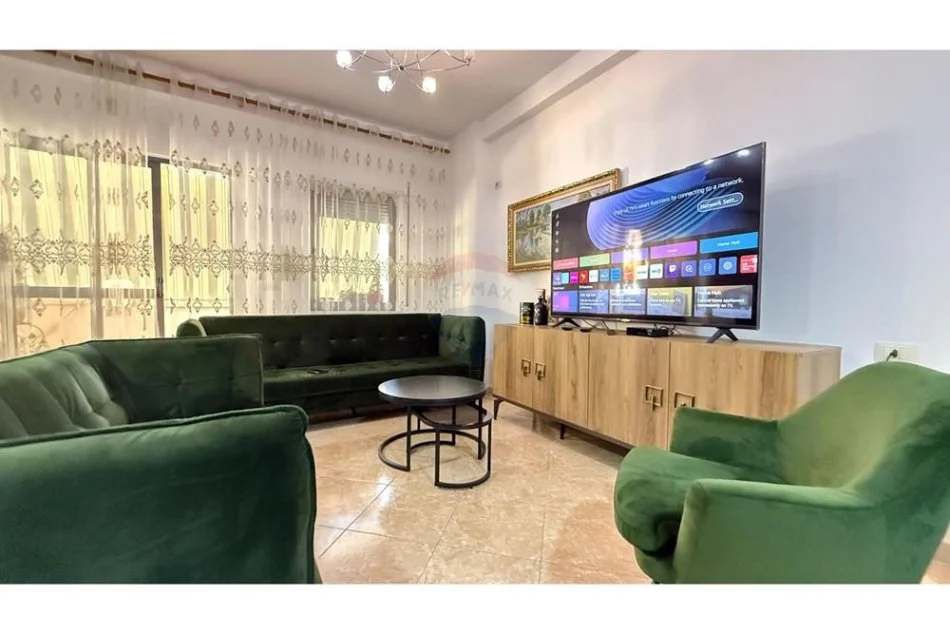 Tirane, jepet me qera apartament 2+1+Aneks+Ballkon Kati 5, 110 m² 750 € (Komuna e Parisit)