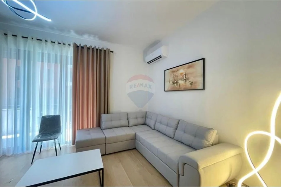 Tirane, jepet me qera apartament 1+1+Ballkon , 73 m² 800 € 