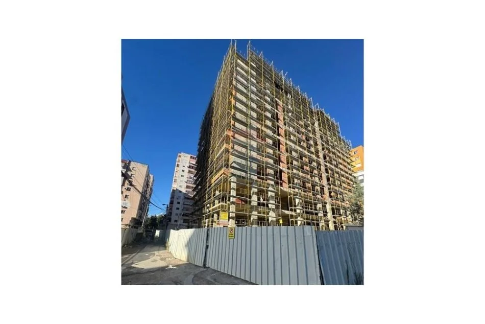 Tirane, shitet apartament 1+1+Ballkon , 