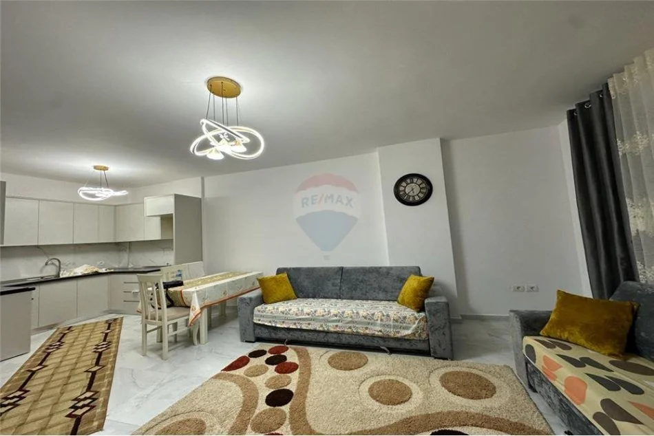 Tirane, jepet me qera apartament 2+1+Ballkon , 111 m² 500 € 