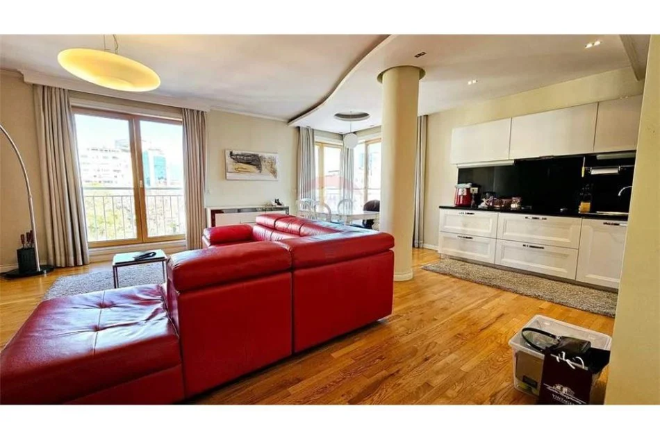 Tirane, jepet me qera apartament 2+1+Ballkon , 138 m² 1.600 € 