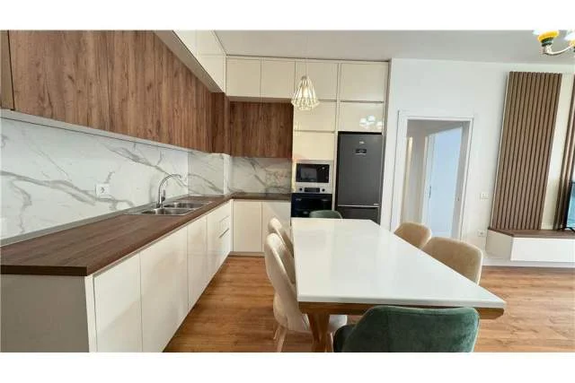 Tirane, jepet me qera apartament 2+1+A Kati 5, 115 m² 1.200 Euro (kompleksi olimpik)