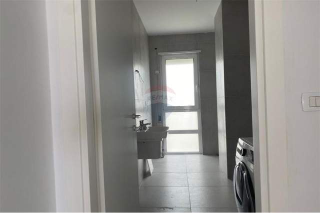 Gjiri Lalezit, shitet apartament 1+1+BLK Kati 1, 91 m² 229.000 Euro