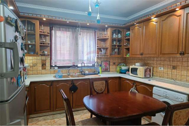 Tirane, jepet me qera apartament 2+1 Kati 2, 68 m² 350 Euro (Rruga e Dibres)