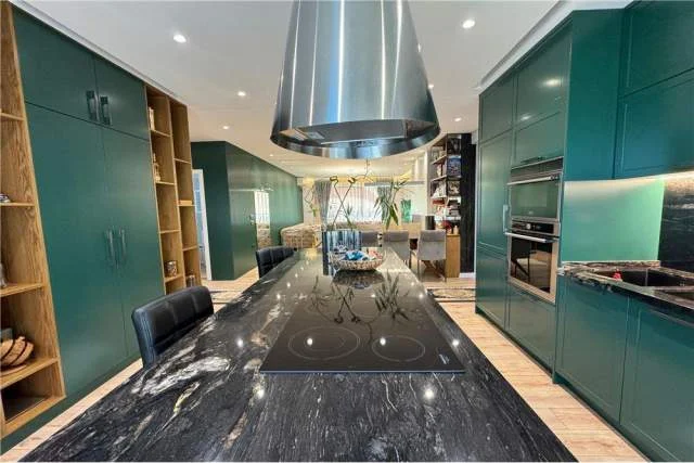 Tirane, jepet me qera apartament 2+1+A+BLK Kati 7, 135 m² 1.000 Euro (rruga Durresit)