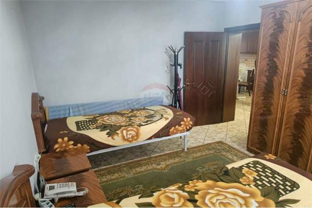 Tirane, jepet me qera apartament 2+1 Kati 2, 68 m² 350 Euro (Rruga e Dibres)