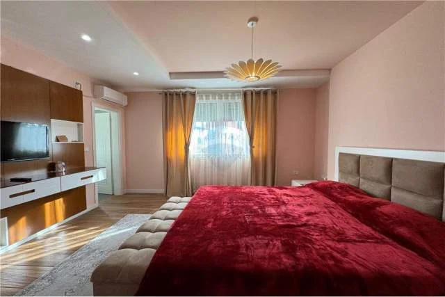 Tirane, jepet me qera apartament 2+1+A+BLK Kati 7, 135 m² 1.000 Euro (rruga Durresit)