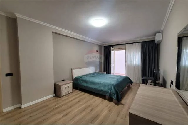 Tirane, jepet me qera apartament 2+1+A+BLK Kati 7, 129 m² 650 Euro (Don Bosko)