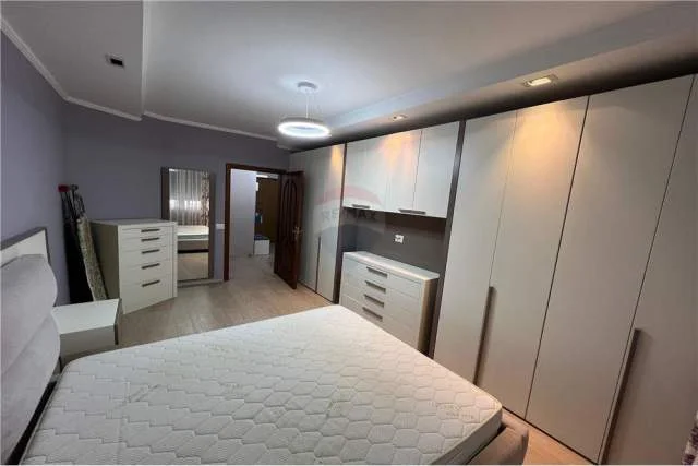 Tirane, jepet me qera apartament 2+1+A+BLK Kati 2, 100 m² 800 Leke (Komuna Parisit)