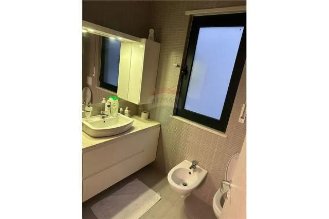 Tirane, jepet me qera apartament 2+1+A+BLK Kati 7, 120 m² 500 Euro (Kompleksi Green City)