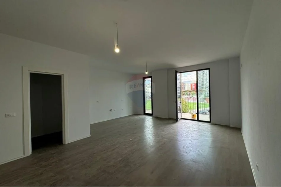 Tirane, jepet me qera zyre Kati 3, 151 m² 1.800 € (ALTANA RESIDENCE)