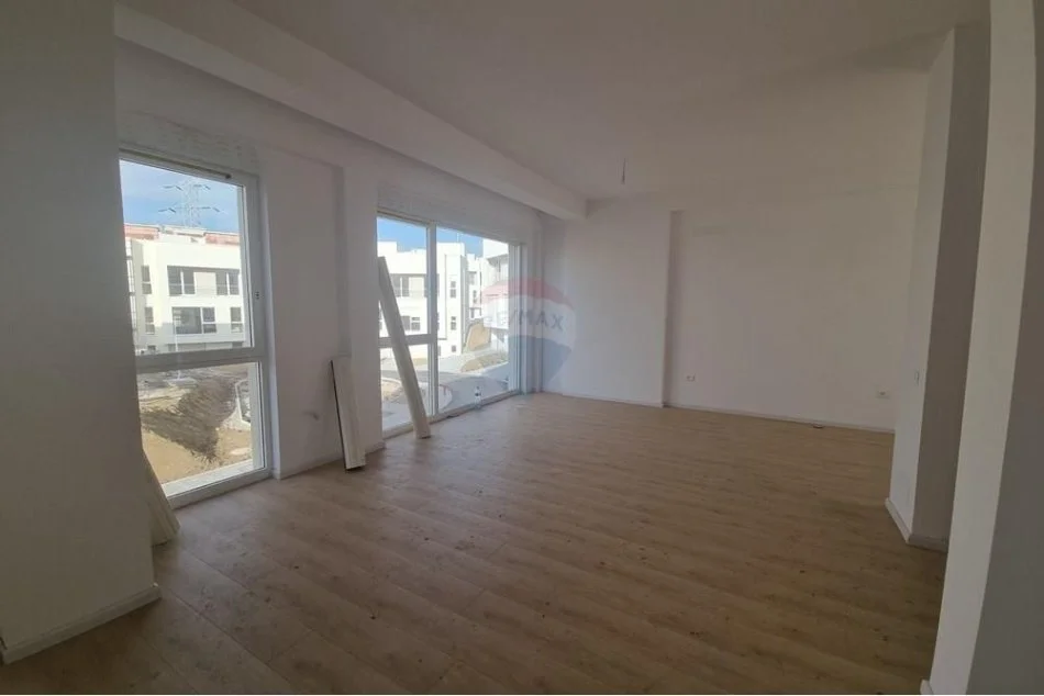Tirane, jepet me qera , 275 m² 850 € (Aba Residence)