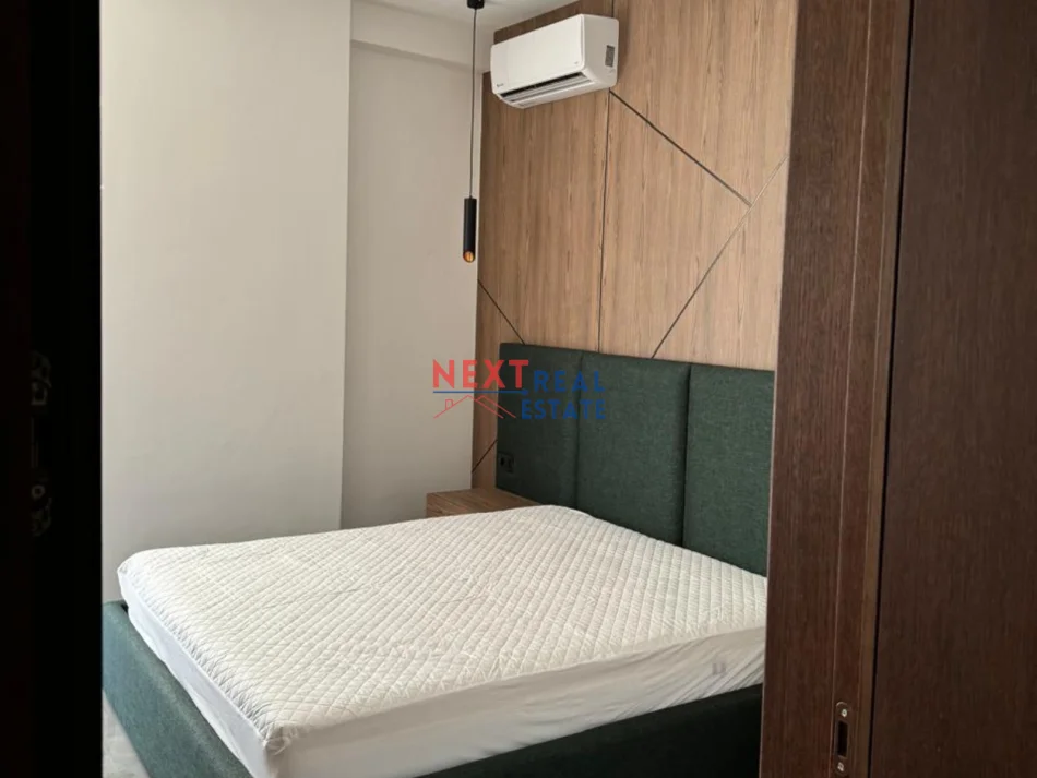 Vlore, jepet me qera apartament 1+1+Ballkon Kati 11, 74 m² 550 € (HOTEL PARTNER)