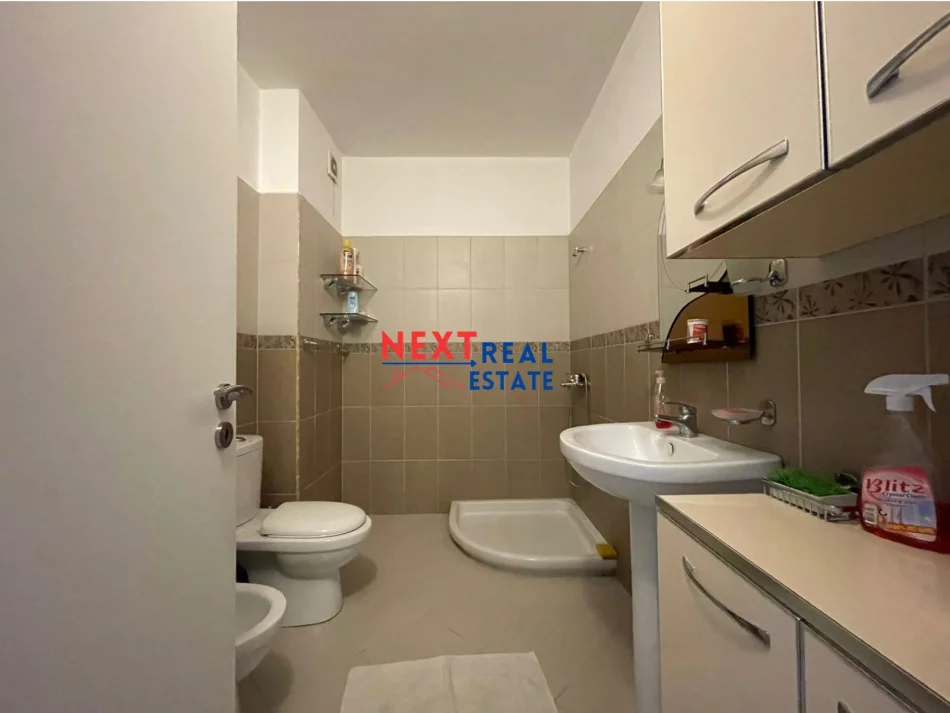Vlore, jepet me qera apartament 1+1+Ballkon , 500 € 