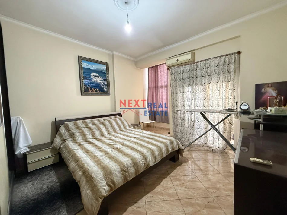 Vlore, jepet me qera apartament 2+1+Ballkon Kati 6, 300 € (TRANSBALLKANIKE)