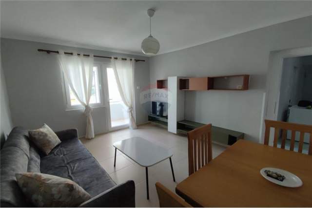 Tirane, jepet me qera apartament 1+1+BLK Kati 4, 88 m² 380 Euro (Mine Peza)