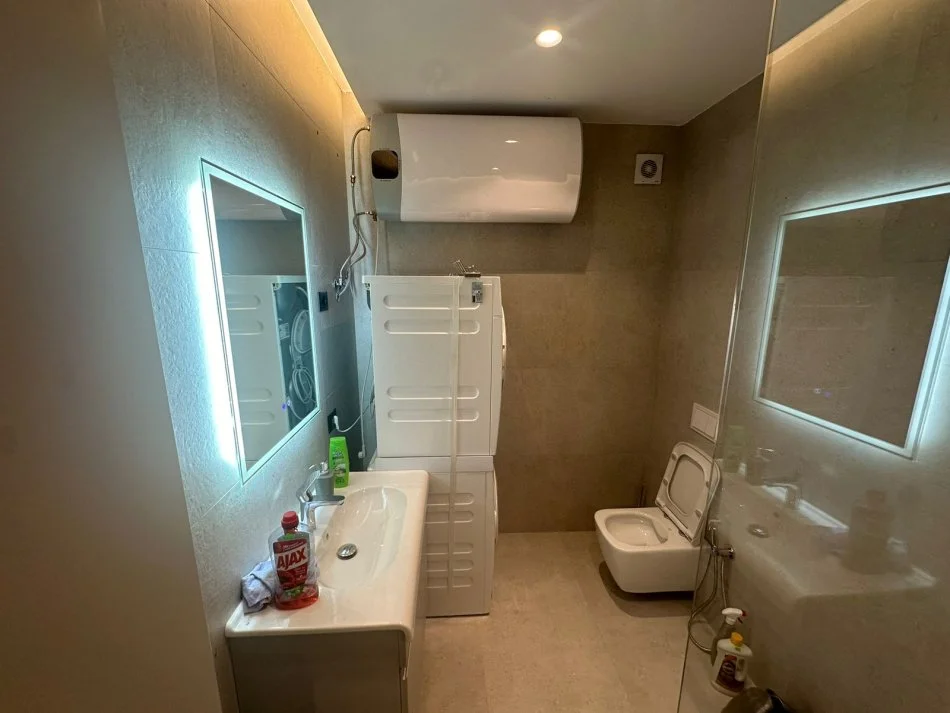 Tirane, shitet apartament 2+1+Ballkon Kati 3, 126 m² 350.000 € (Liqeni i thate)