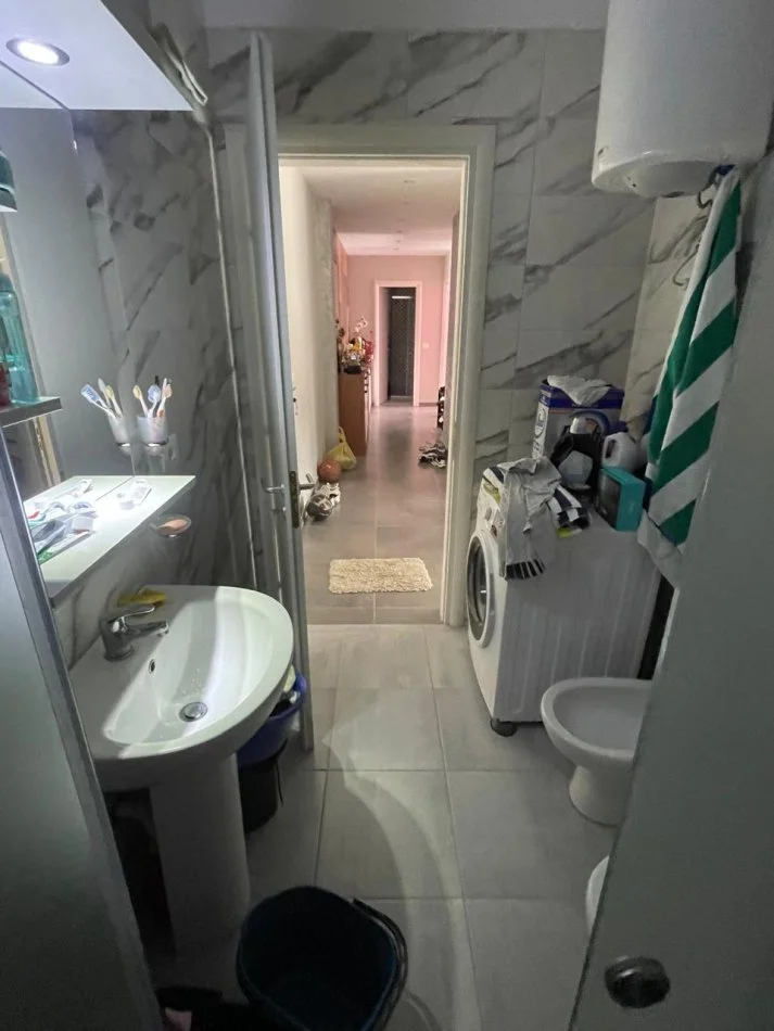 Durres, shitet apartament 3+1 , 200.000 € 