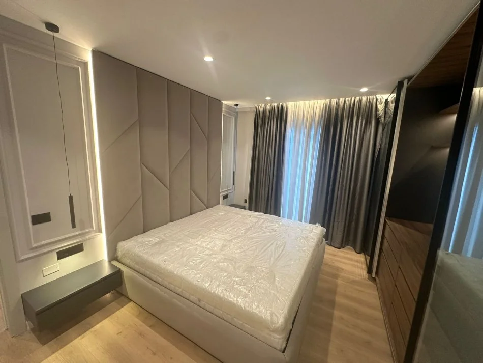 Tirane, shitet apartament 2+1+Ballkon Kati 3, 126 m² 350.000 € (Liqeni i thate)