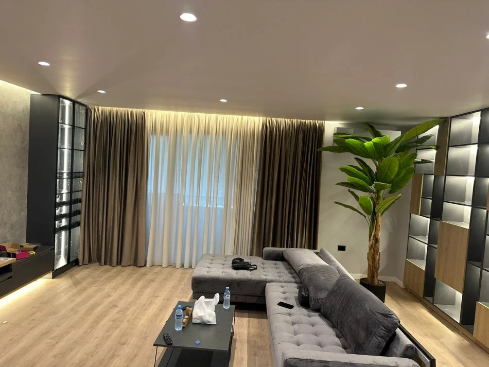 Tirane, shitet apartament 2+1+Ballkon Kati 3, 126 m² 350.000 € (Liqeni i thate)