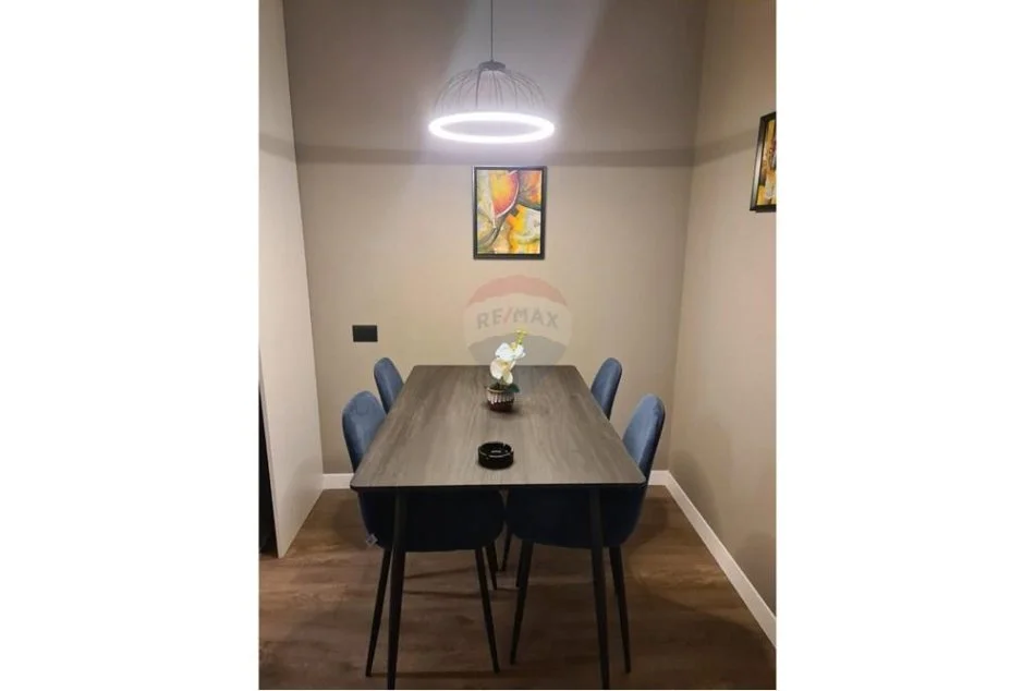 jepet me qera , 62 m² 600 € (Apartament 1+1 per qira te Rruga e Kavajes)