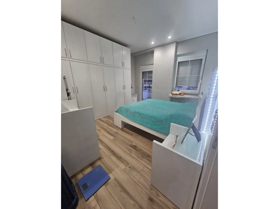 Tirane, jepet me qera apartament 2+1+Aneks+Ballkon , 103 m² 450 € (Misto Mame)