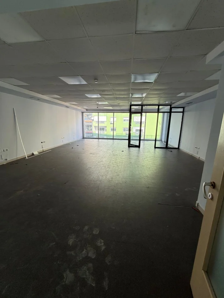 Tirane, jepet me qera zyre Kati 7, 210 m² 3.700 € (RRUGA ABDYL FRASHERI)