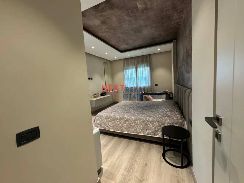 Vlore, shitet apartament 3+1+Aneks+Ballkon , 204 m² 612.000 € (LUNGOMARE)
