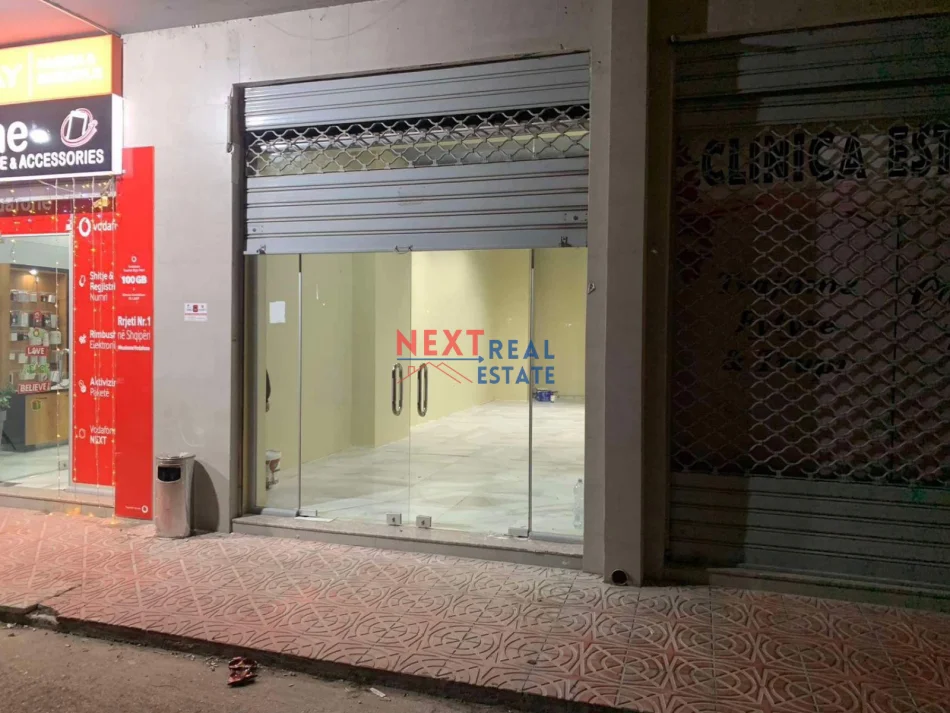 Vlore, jepet me qera dyqan Kati 0, 50 m² 500 € (TRANSBALLKANIKE)