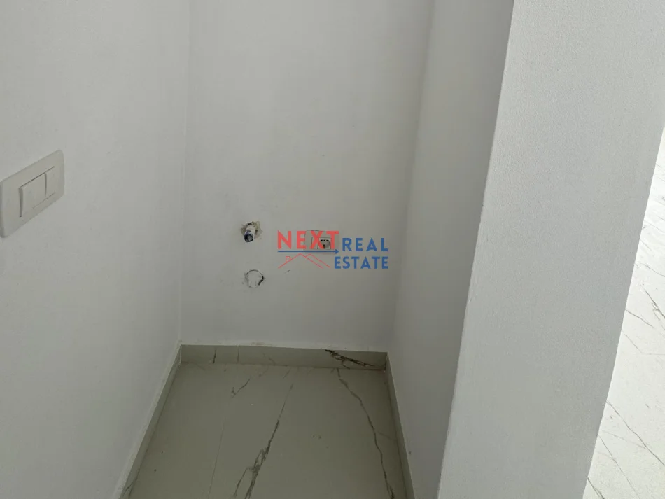 Vlore, shitet apartament 1+1+Ballkon Kati 3, 81 m² 180.000 € (RRADHIME)