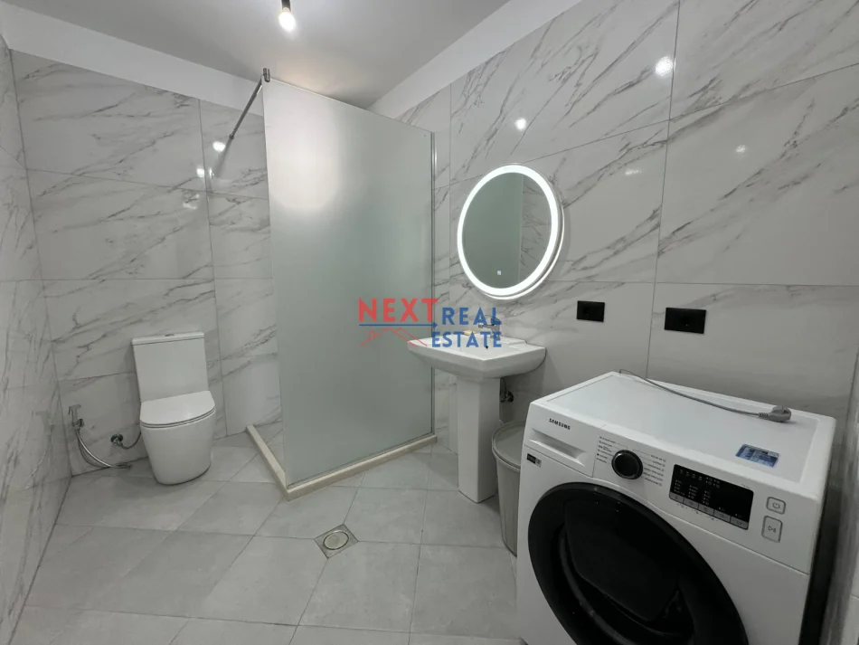 Vlore, jepet me qera shtepi 1+1+Ballkon , 250 € (CENTRALE)