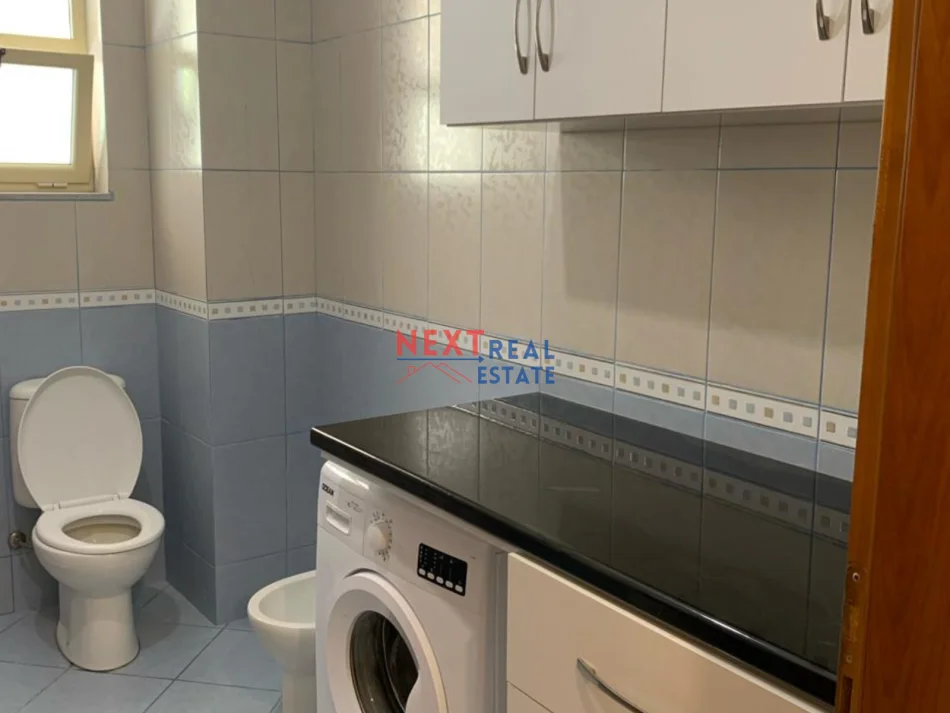 Vlore, jap me qera apartament 1+1+Ballkon , 70 m² 300 € (LUNGOMARE)