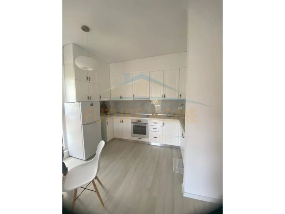 Gjiri Lalezit | Hamallaj, jepet me qera apartament 1+1+Ballkon Kati 2, 66 m² 1.500 € (Gjiri i Lalezit, Durres)