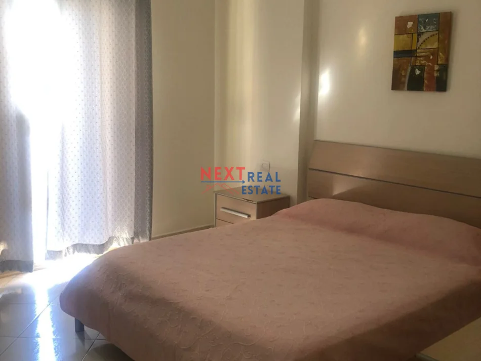 Vlore, jepet me qera apartament 1+1+Ballkon Kati 9, 350 € (LUNGOMARE)