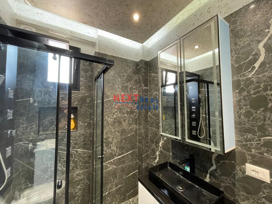 Vlore, jepet me qera apartament 1+1+Ballkon , 601 € (UJE I FTOHTE)