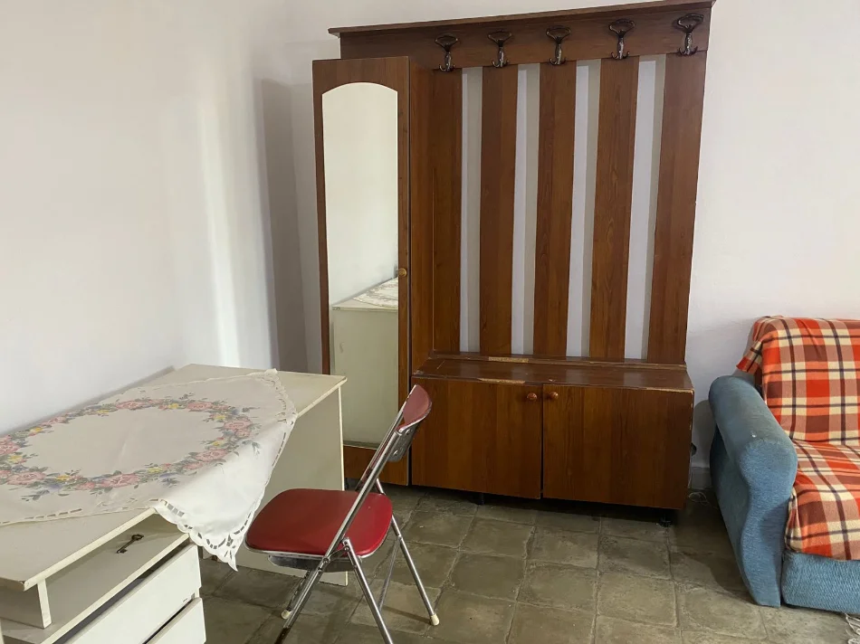 Tirane, jepet me qera apartament 2+1+Ballkon Kati 3, 86 m² 450 € (rruga e Dibres tek Medreseja Tirane.)