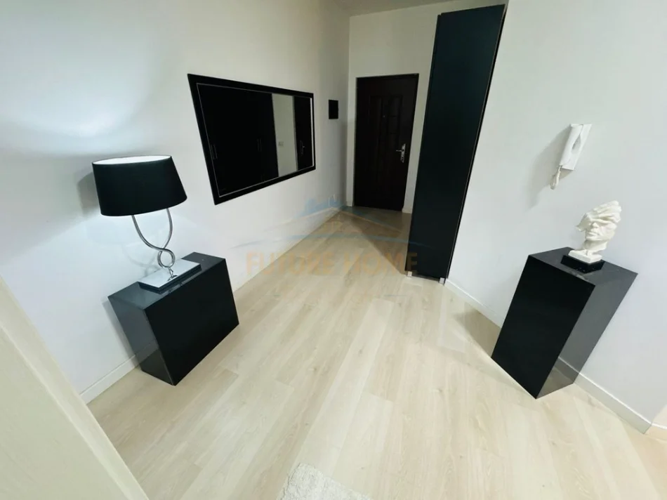 Tirane, shitet apartament 1+1+Ballkon Kati 1, 130 m² 183.000 € (HIPOTEKA , Tirane)